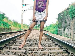 Nude Men Flashing Big Ass On Railway Track free video